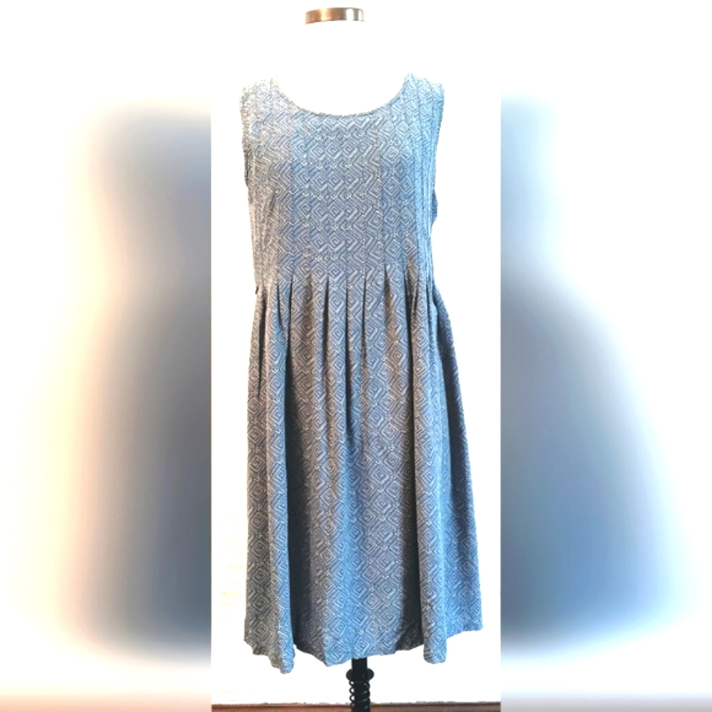 Gap rayon muted modest sleeveless tie back dress. Large